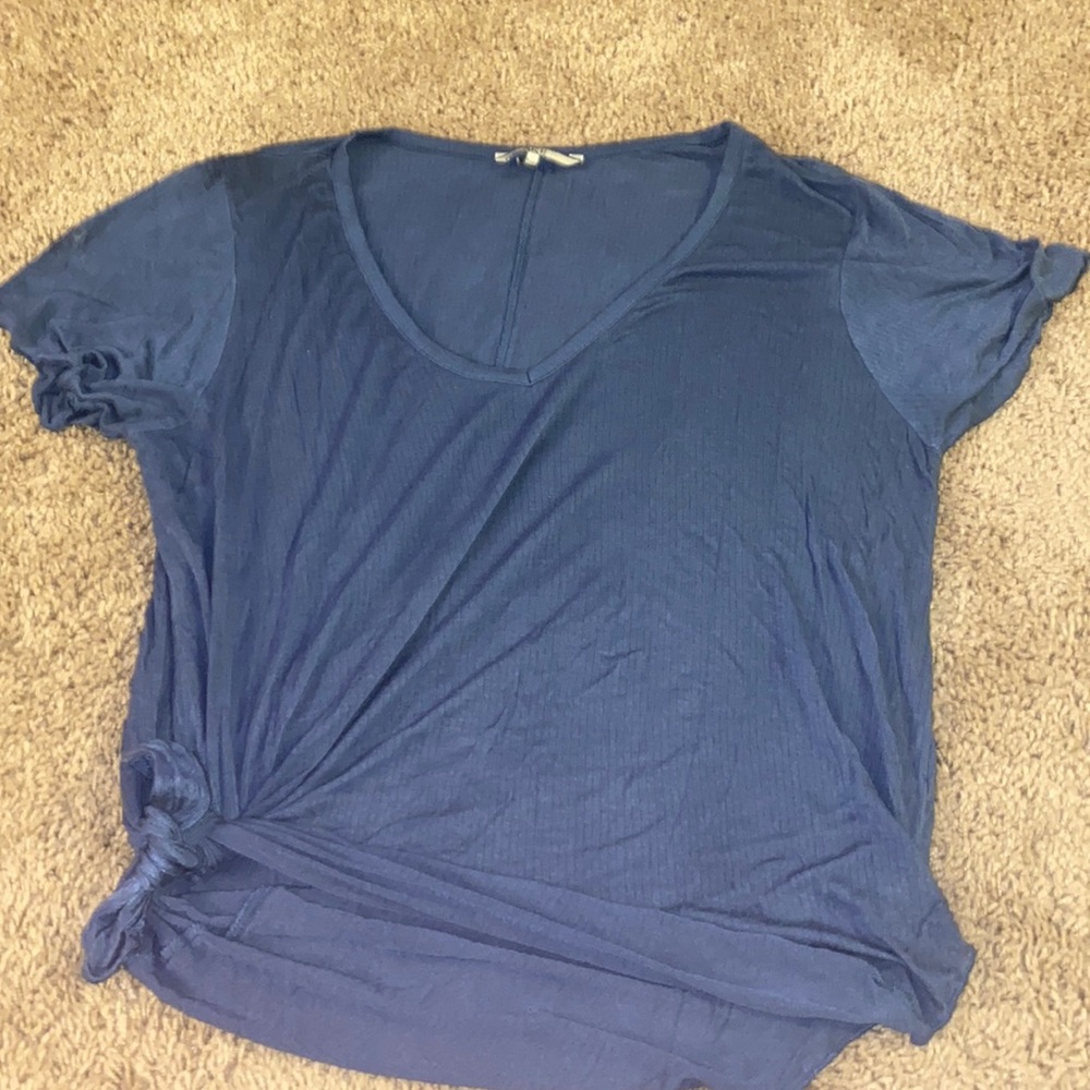 Buckle t shirt